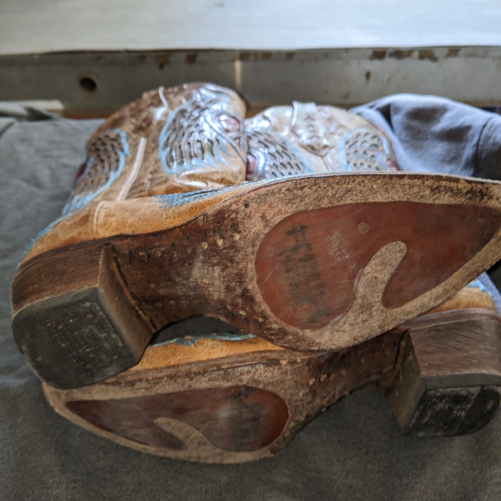 Corral heart and wing leather boots